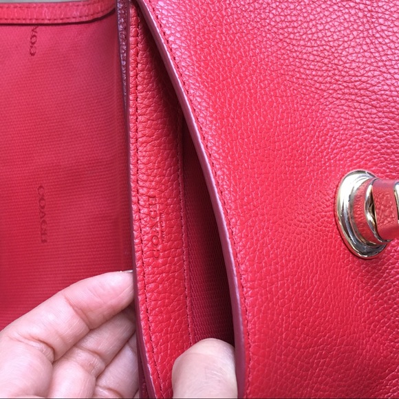 Coach crossbody bag red gold hardware - Picture 13 of 16